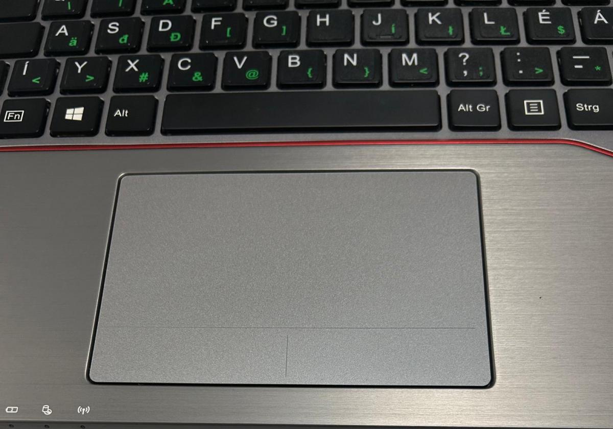 Fujitsu LIFEBOOK E744